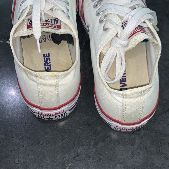 ❌ SOLD ❌ White Converse Shoes - Picture 5 of 5
